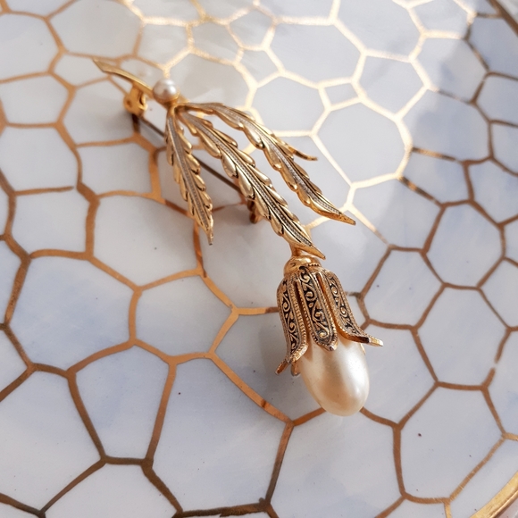 Vintage handmade Spanish damascene gold brooch - Picture 5 of 10